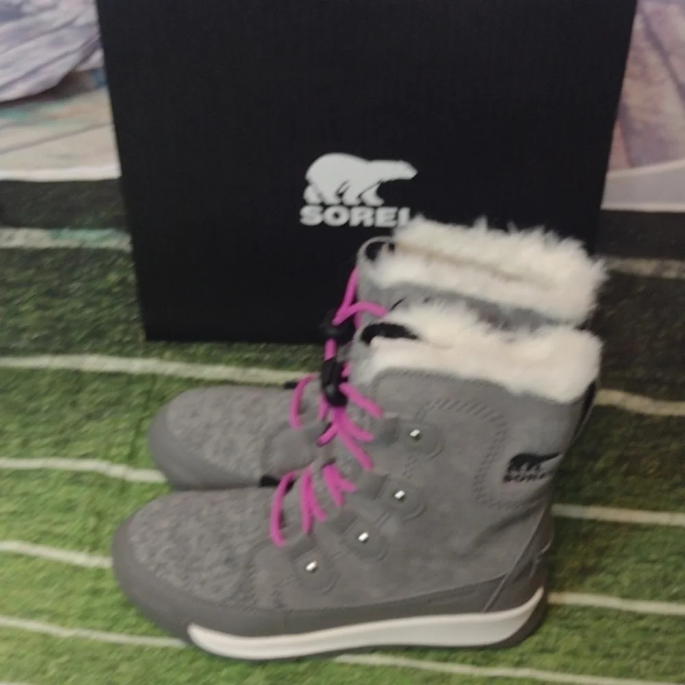 Sorel youth Whitney II Joan lace up boots size 2
